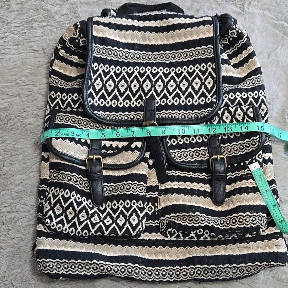Mossimo Co. aztec print large drawstring backpack - Picture 5 of 9